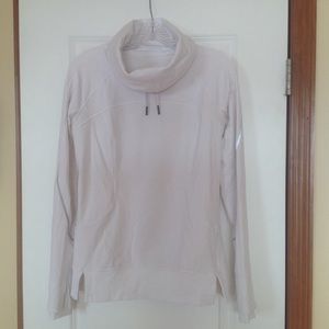 Lululemon flurry fighter pullover cowl neck 8